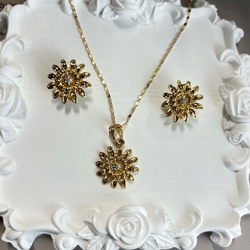 Gold Sunflower Jewelry Set